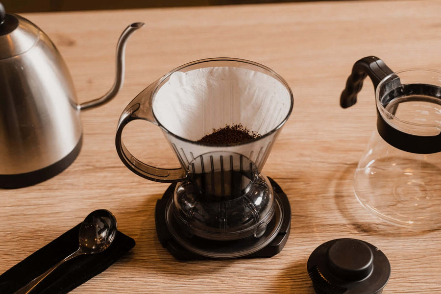 Clever Dripper brewing coffee with paper filter